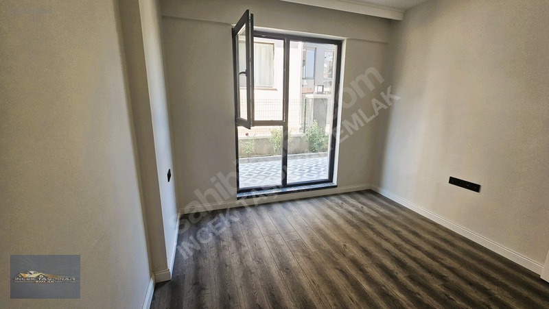 İncek Taşpınar'da Cam Balkon Bahçe Kullanımlı Satılık 2+1 — fotoğraf 21