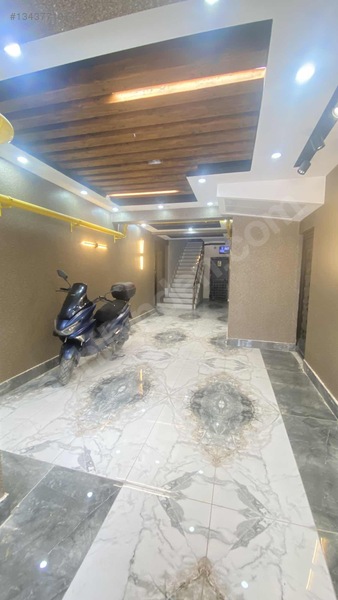 Giyinme Odalı Ultra Lüks Geniş 2+1 Satılık Köşe Başı Daire — fotoğraf 5