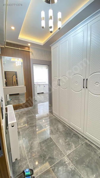 Giyinme Odalı Ultra Lüks Geniş 2+1 Satılık Köşe Başı Daire — fotoğraf 20