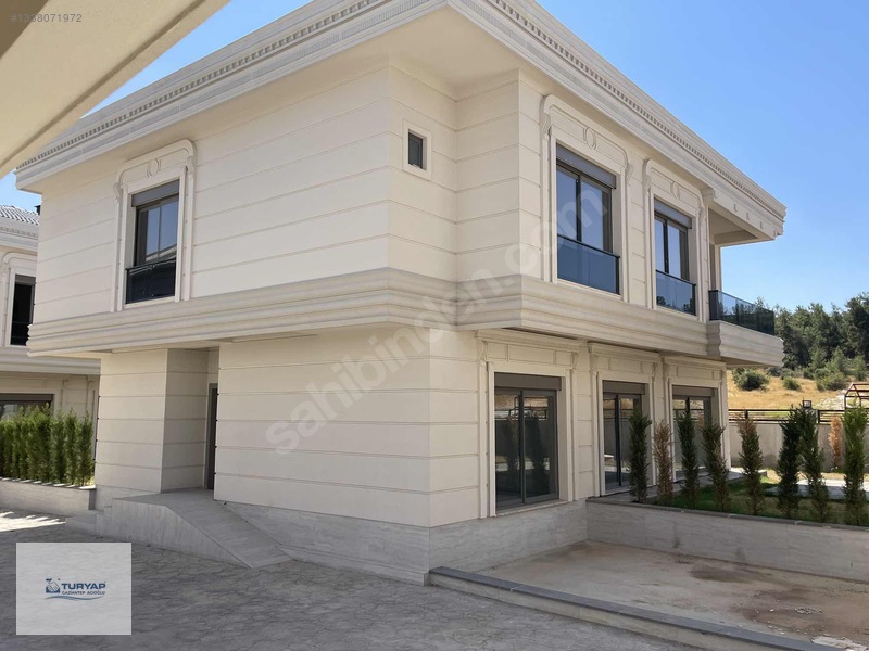 Yamaçtepede Orman Manzaralı Muhteşem Konumuyla Natamam Villa