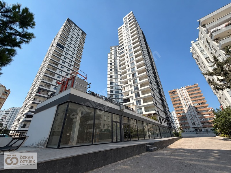 Özkan Öztürk'Ten İşlek Konumda Cazip Kiralık 90 M2 İşyeri
