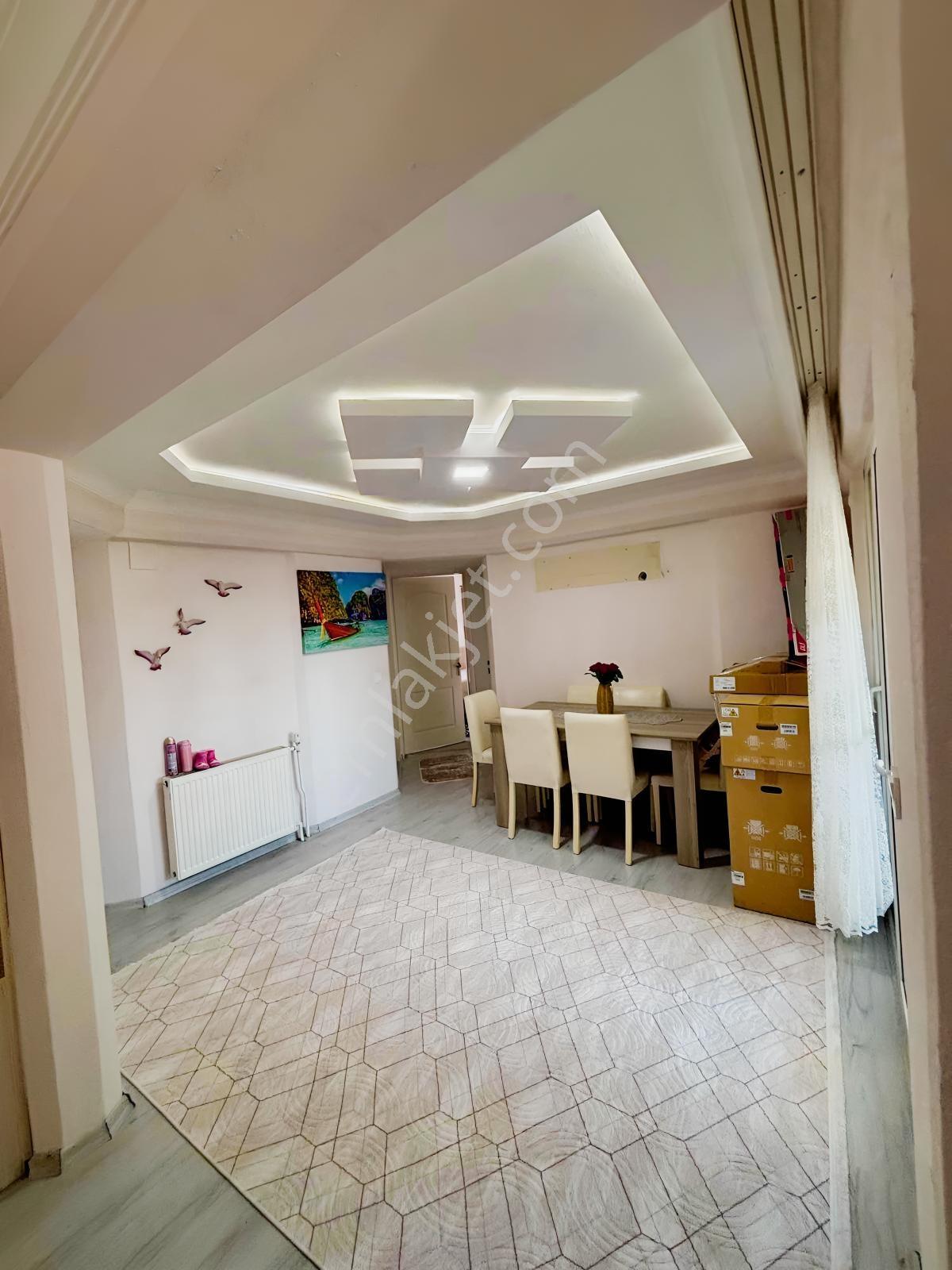 Bahçelievler Bayatlı Sitesi'nde Full Yenilenmiş 2+1 Daire — fotoğraf 3