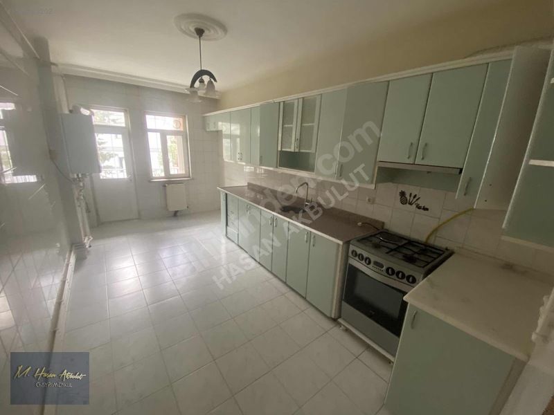 Özhan'dan Çöşnük Mahallesin'de 3+1 Kiralık Daire — fotoğraf 3