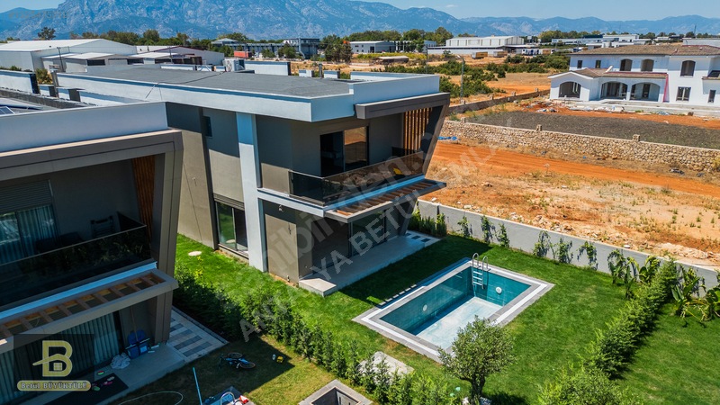 Altınkalede Lüks Site İçi 4+1 Müstakil Havuzlu Villa — fotoğraf 4