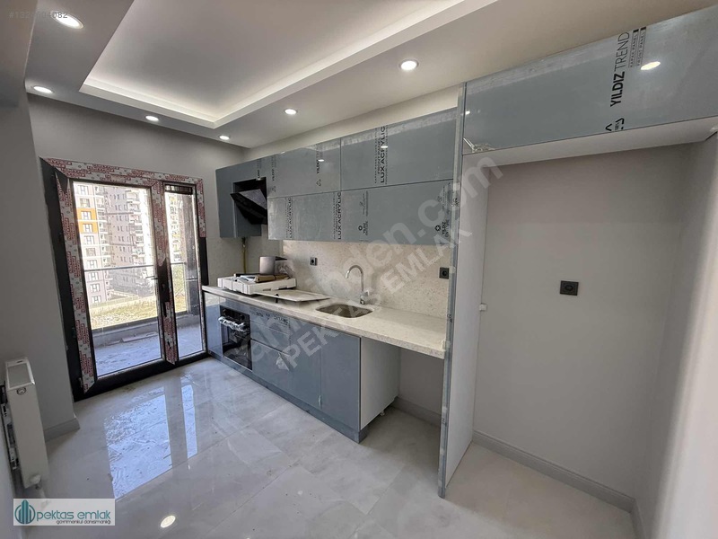 Küçükçekmece Fatih Mh Satılık Otoparklı Asansörlü 3+1 Daire — fotoğraf 6