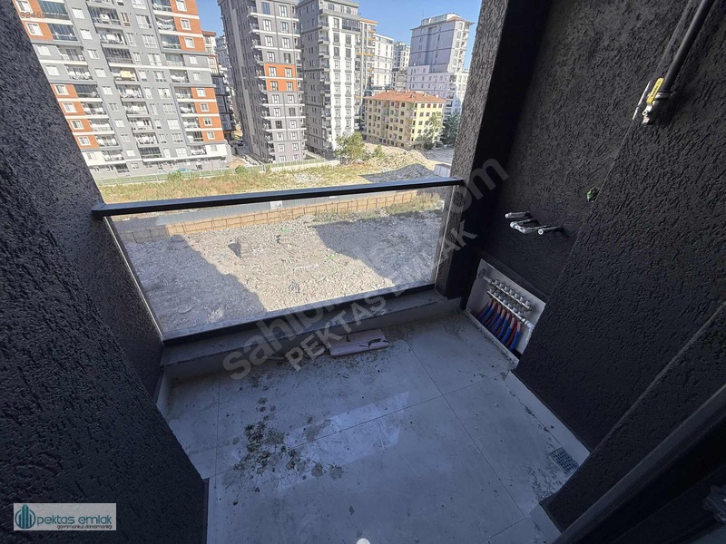 Küçükçekmece Fatih Mh Satılık Otoparklı Asansörlü 3+1 Daire — fotoğraf 9