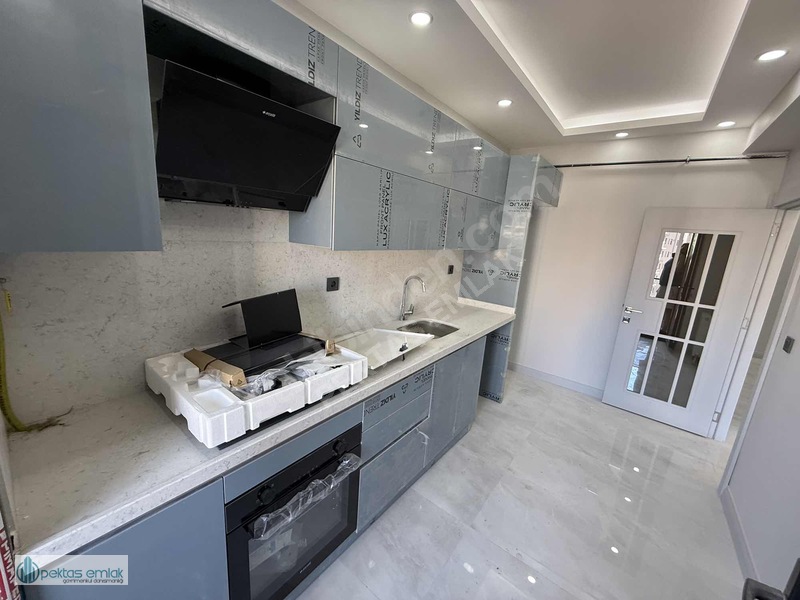 Küçükçekmece Fatih Mh Satılık Otoparklı Asansörlü 3+1 Daire — fotoğraf 35