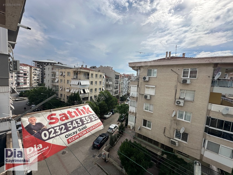 Karşıyaka'da Kiracısız 3+1 Geniş Daire Merkezi Konum — fotoğraf 4