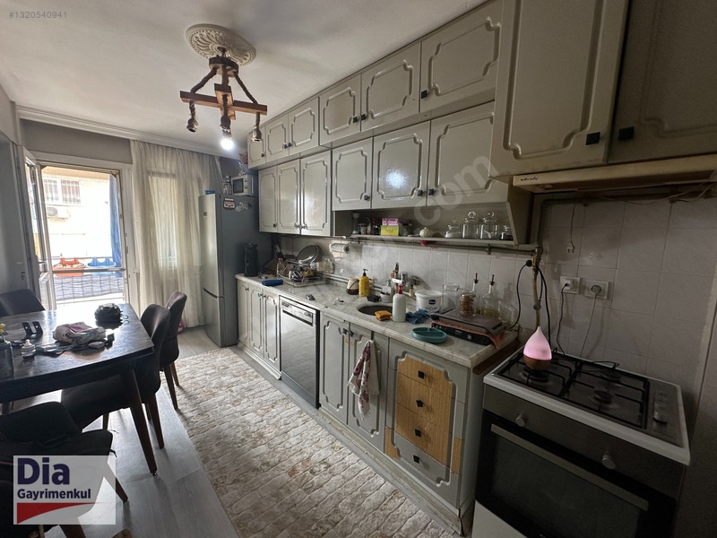 Karşıyaka'da Kiracısız 3+1 Geniş Daire Merkezi Konum — fotoğraf 5
