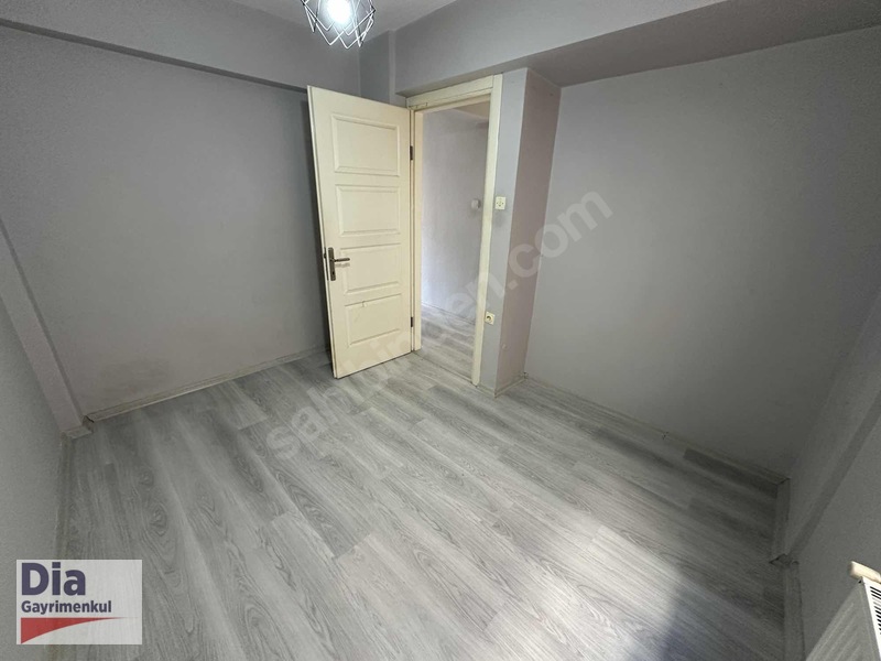Karşıyaka'da Kiracısız 3+1 Geniş Daire Merkezi Konum — fotoğraf 27