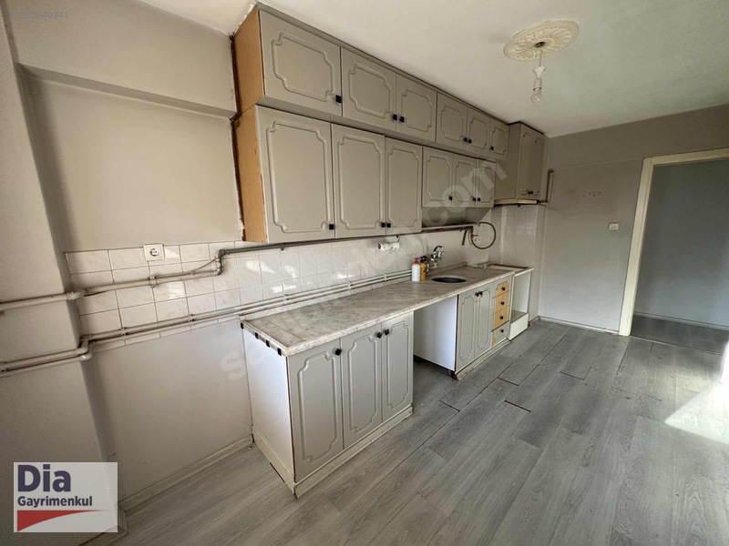 Karşıyaka'da Kiracısız 3+1 Geniş Daire Merkezi Konum — fotoğraf 28