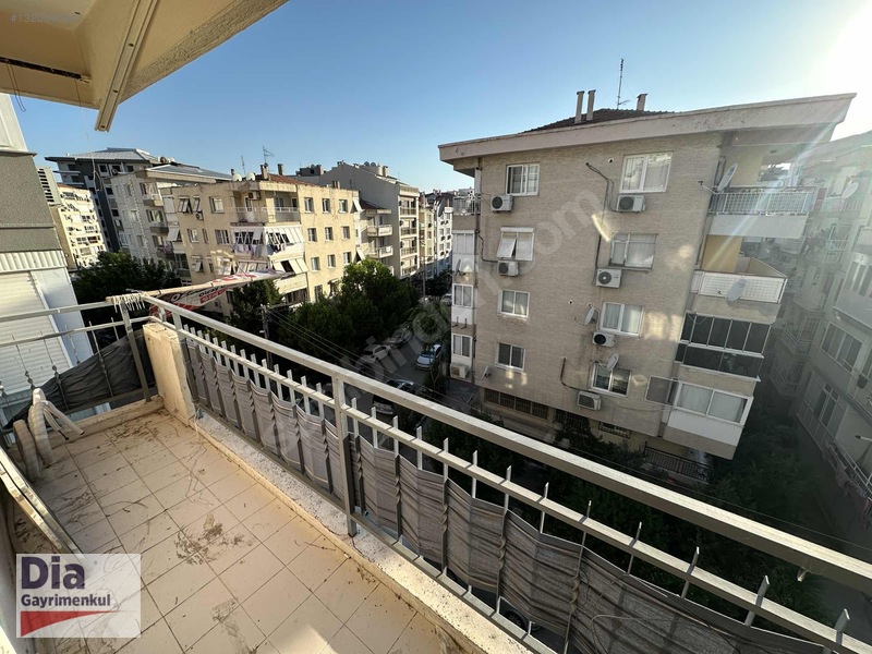 Karşıyaka'da Kiracısız 3+1 Geniş Daire Merkezi Konum — fotoğraf 29