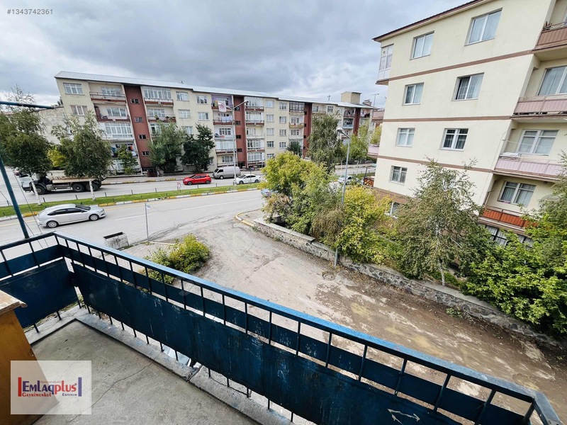 Emlaqplus'dan Karskapı'da Kiralık 3+1 Daire — fotoğraf 5
