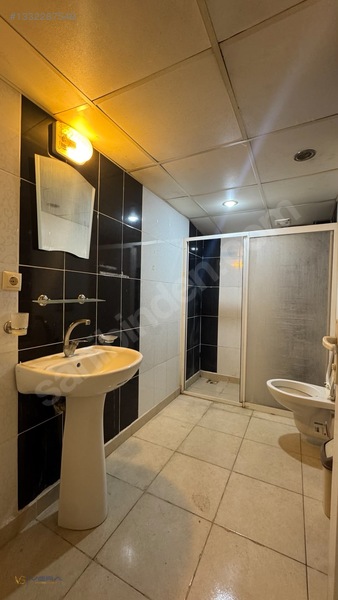 Bülbülzade Merkeze Yakın | Nezih Sitede Temiz Stüdyo Daire — fotoğraf 3