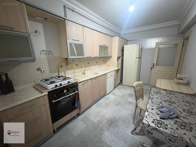 Remax İlke'den Şehir Merkezi'nde Full Eşyalı Kiralık 3+1 Daire — fotoğraf 2