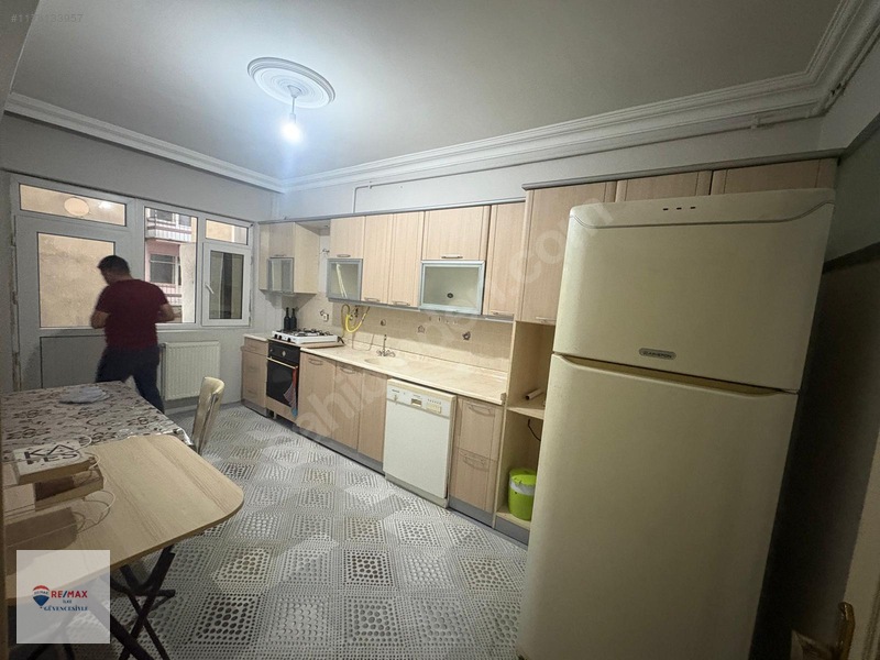 Remax İlke'den Şehir Merkezi'nde Full Eşyalı Kiralık 3+1 Daire — fotoğraf 3