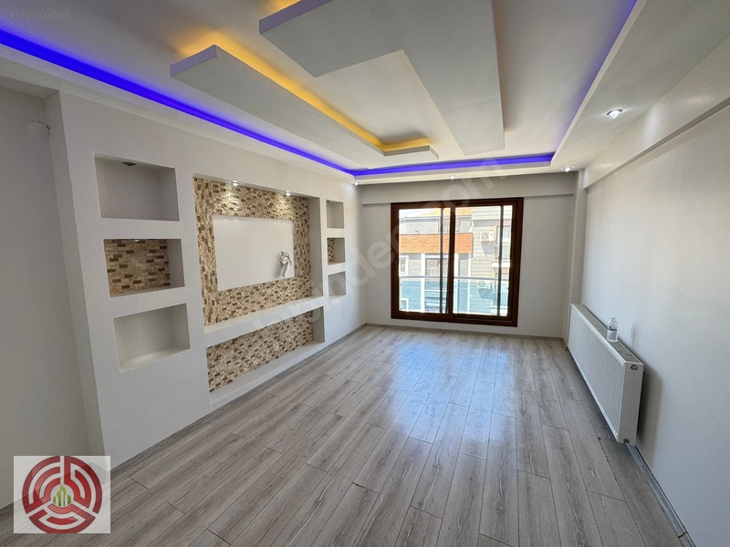 Emir Grup'tan Muradiye'de Cadde Üzerinde Lüx 2+1 Kiralık Daire — fotoğraf 2