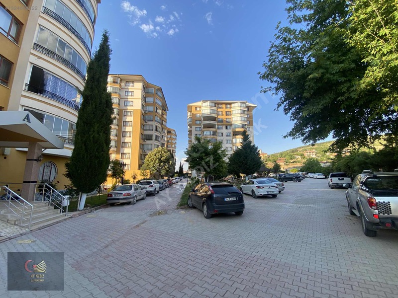 İstanbul Evleri 3'te Ara Kat Kiralık 4+1 Daire — fotoğraf 8
