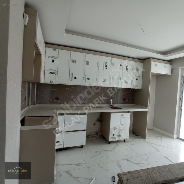 Plevne Mh.sıfır Bina,asansörlü,k/a Otopark, E.banyo&giyim Odalı. — fotoğraf 2