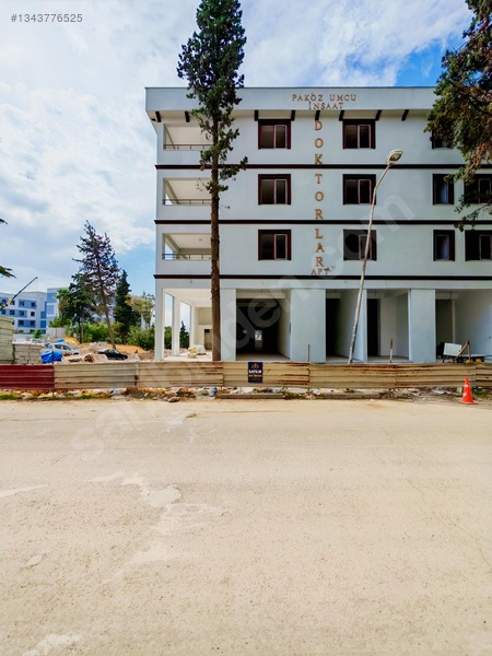 Golden Royal Den Ana Cadde Üzeri Kız Mesleklisesi Karşsı İş Yeri