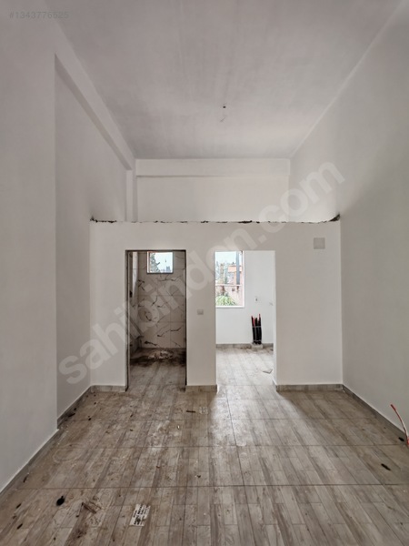 Golden Royal Den Ana Cadde Üzeri Kız Mesleklisesi Karşsı İş Yeri — fotoğraf 5