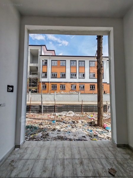 Golden Royal Den Ana Cadde Üzeri Kız Mesleklisesi Karşsı İş Yeri — fotoğraf 9