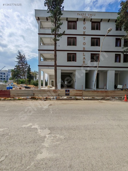 Golden Royal Den Ana Cadde Üzeri Kız Mesleklisesi Karşsı İş Yeri — fotoğraf 16