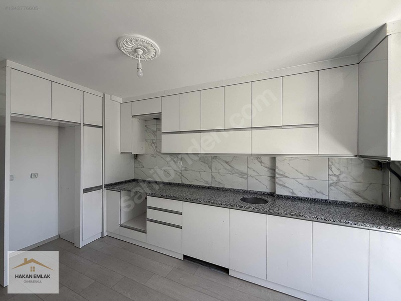 Hakan Emlak'tan Doğakoleji Yanı 3+1 Teras Balkonlu Kiralık Daire — fotoğraf 3