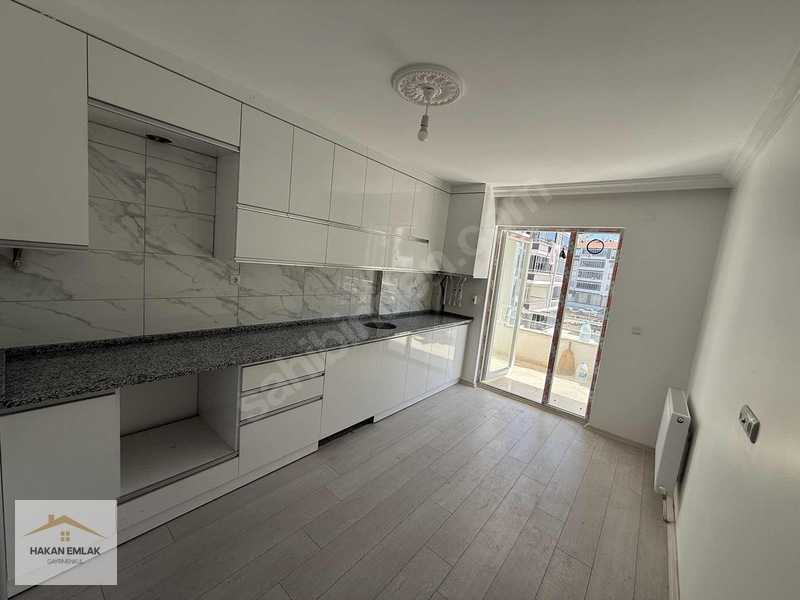 Hakan Emlak'tan Doğakoleji Yanı 3+1 Teras Balkonlu Kiralık Daire — fotoğraf 4