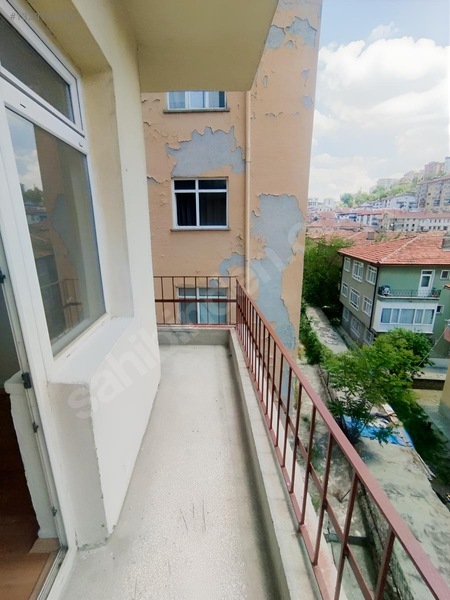Mahmut Esat Bozkurt Caddesinde 1.katta 3+1 Yapılı Satılık Fırsat — fotoğraf 18