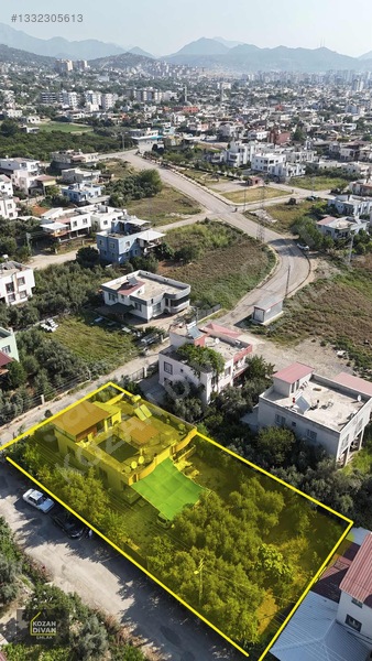 Kozan Divan Emlak'tan Varsaklar'da Köşe Başı Müstakil