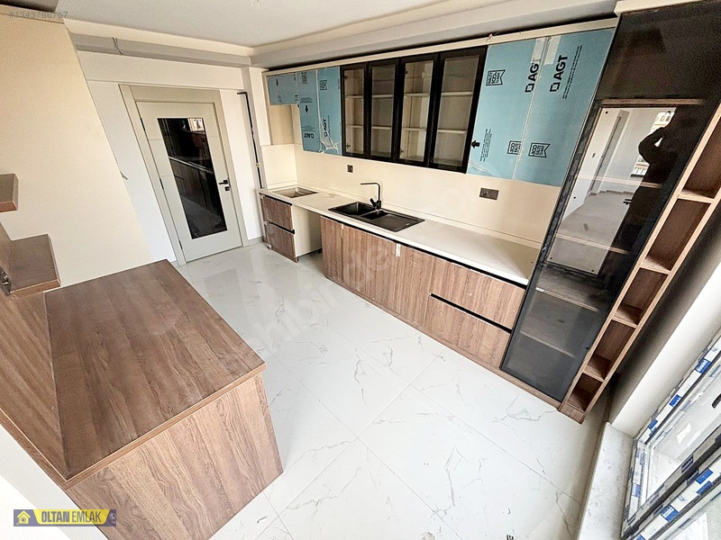 Oltan Emlak'tan 3+1 Site İçerisinde Teras Balkon Ultra Lux Daire — fotoğraf 2