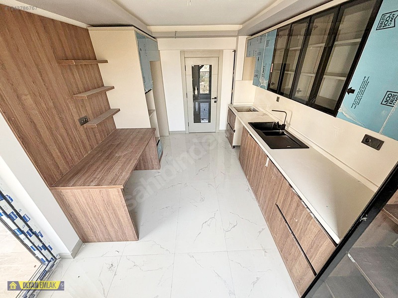 Oltan Emlak'tan 3+1 Site İçerisinde Teras Balkon Ultra Lux Daire — fotoğraf 3