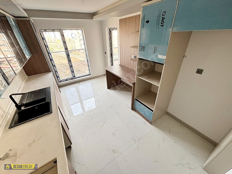 Oltan Emlak'tan 3+1 Site İçerisinde Teras Balkon Ultra Lux Daire — fotoğraf 5