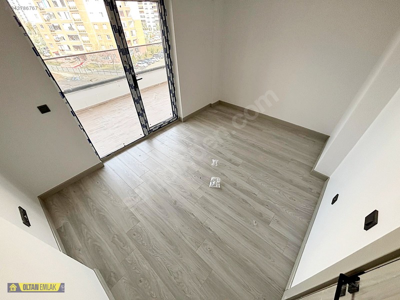 Oltan Emlak'tan 3+1 Site İçerisinde Teras Balkon Ultra Lux Daire — fotoğraf 14