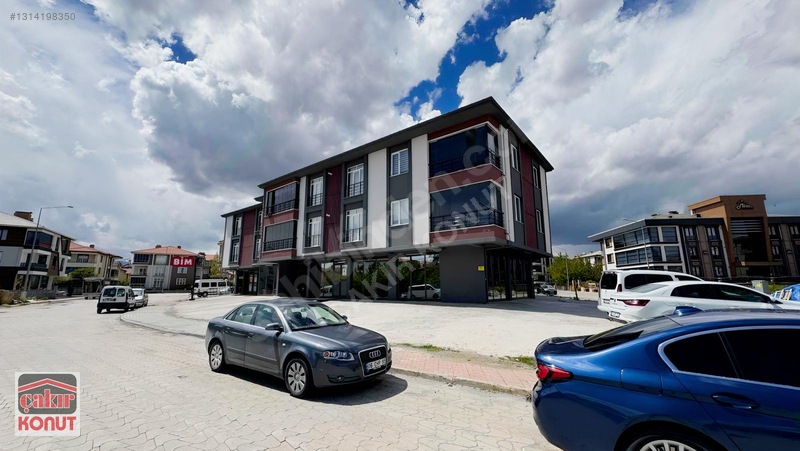 Çakır Konut'tan Demirkent Mahallesi Ultra Geniş 4+1 Fırsatı. — fotoğraf 2