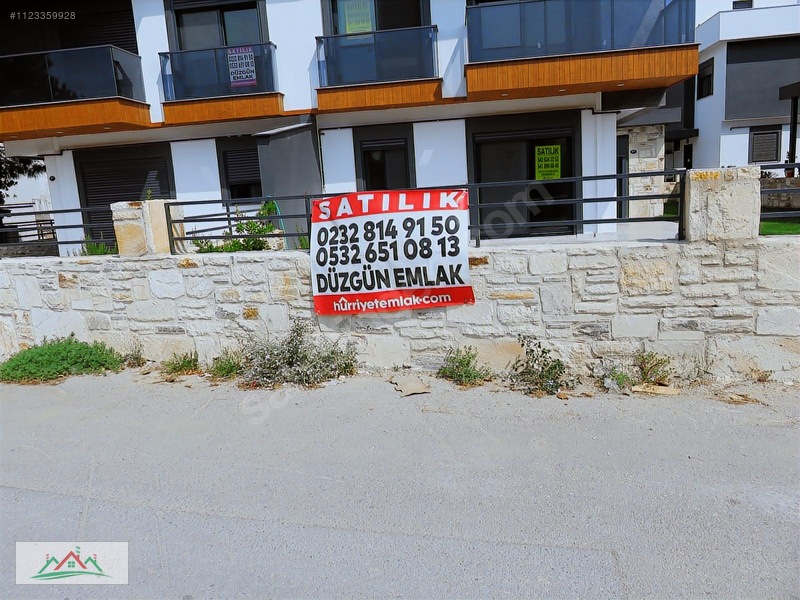Yeni Foça Merkezde Bahçeli Doğal Gazlı Teraslı 3+1 180m2 Dublex — fotoğraf 2