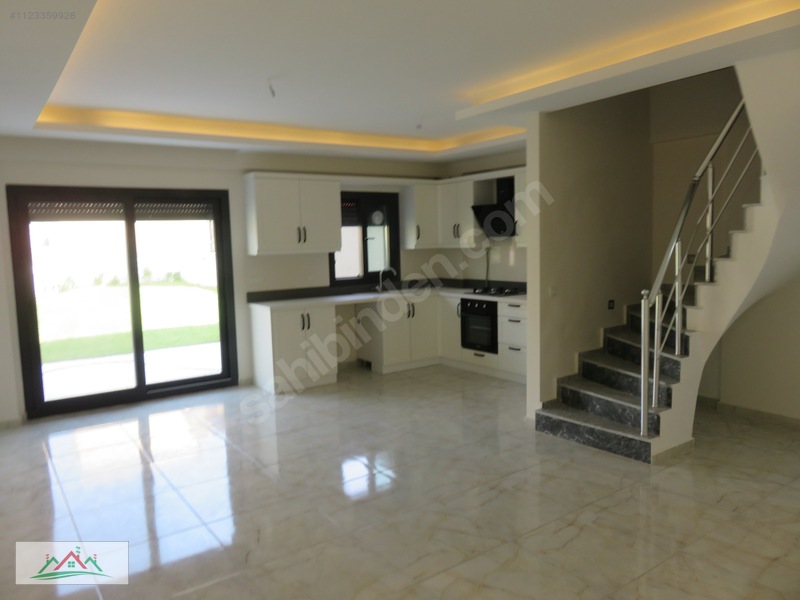 Yeni Foça Merkezde Bahçeli Doğal Gazlı Teraslı 3+1 180m2 Dublex — fotoğraf 11