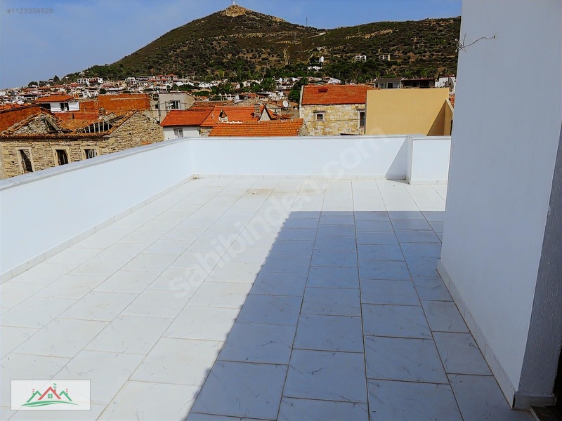 Yeni Foça Merkezde Bahçeli Doğal Gazlı Teraslı 3+1 180m2 Dublex — fotoğraf 25