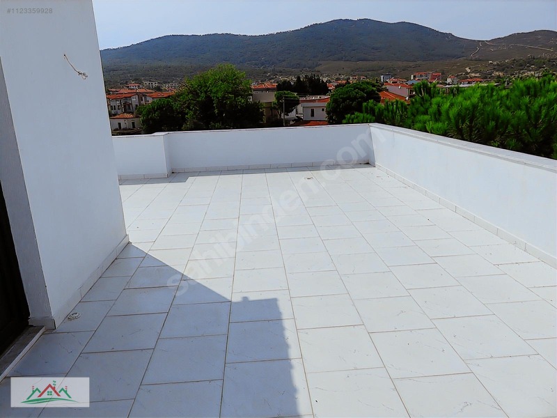Yeni Foça Merkezde Bahçeli Doğal Gazlı Teraslı 3+1 180m2 Dublex — fotoğraf 27