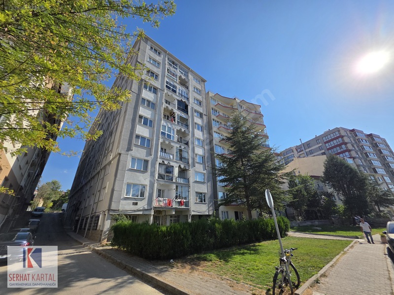 Kartal'dan Akarbaşı Mh.ada Sokakta Ara Kat 120 M2 3+1 Daire