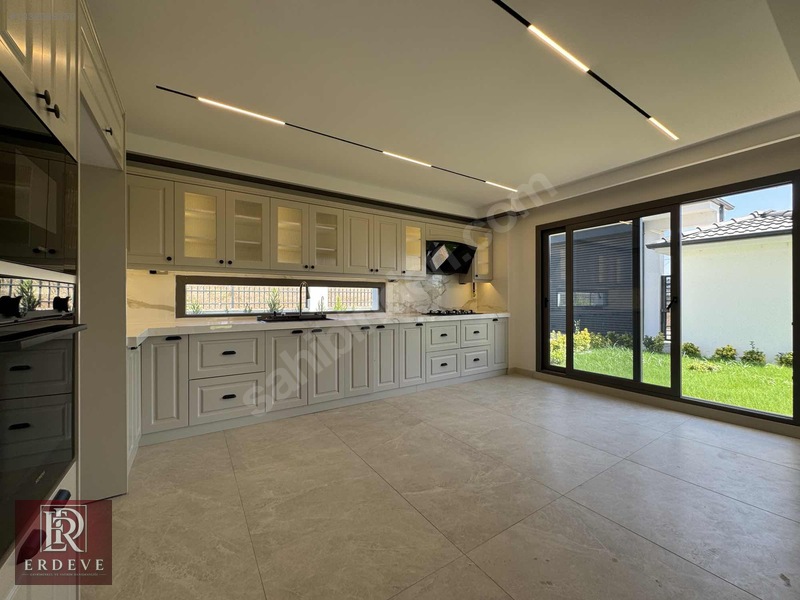 Erdeve'den 663m2 Arsa 5+1 Akıllı Ev Sistemli İskanlı Havuz Villa — fotoğraf 6