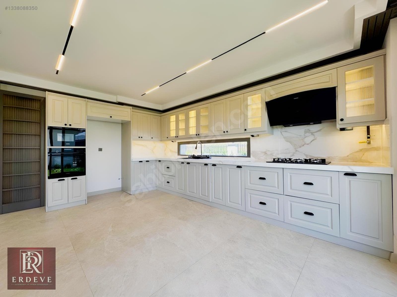 Erdeve'den 663m2 Arsa 5+1 Akıllı Ev Sistemli İskanlı Havuz Villa — fotoğraf 7