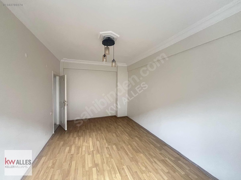 Kw Alles'ten, Yenibağlar'da Kiralık Ayrı Mutfaklı, Balkonlu 2+1 — fotoğraf 6