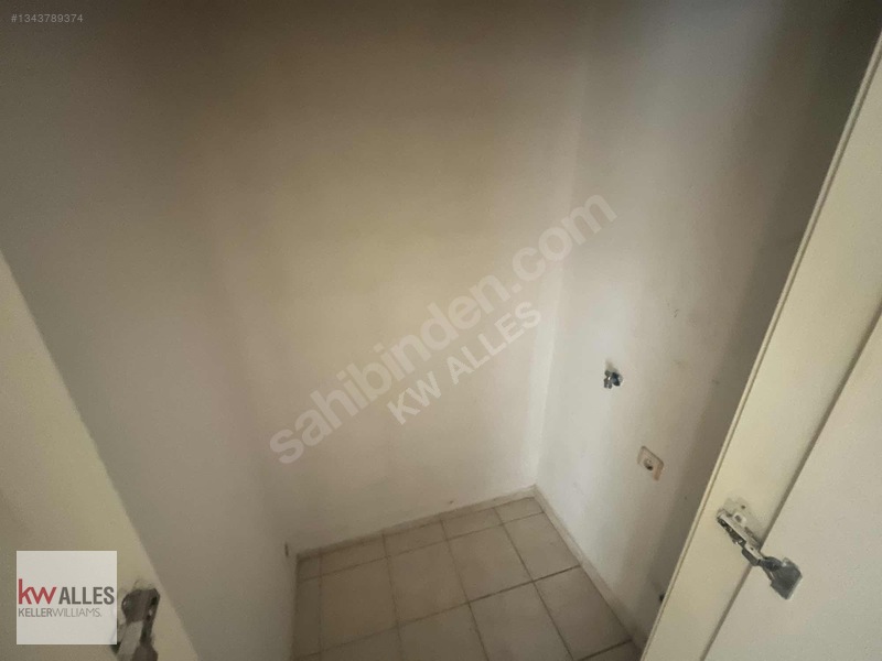 Kw Alles'ten, Yenibağlar'da Kiralık Ayrı Mutfaklı, Balkonlu 2+1 — fotoğraf 8