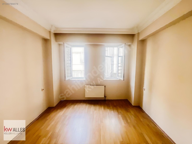 Kw Alles'ten, Yenibağlar'da Kiralık Ayrı Mutfaklı, Balkonlu 2+1 — fotoğraf 16