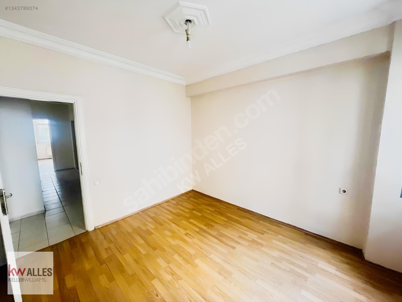 Kw Alles'ten, Yenibağlar'da Kiralık Ayrı Mutfaklı, Balkonlu 2+1 — fotoğraf 17