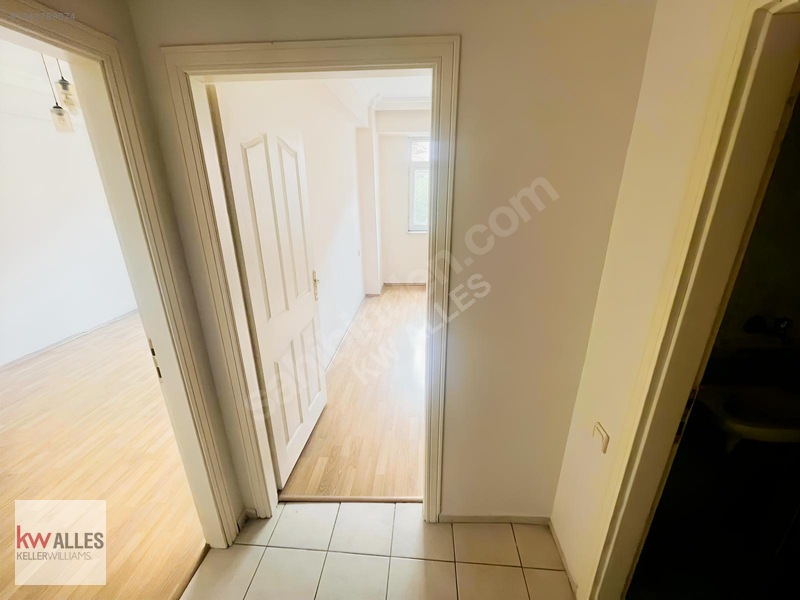 Kw Alles'ten, Yenibağlar'da Kiralık Ayrı Mutfaklı, Balkonlu 2+1 — fotoğraf 21