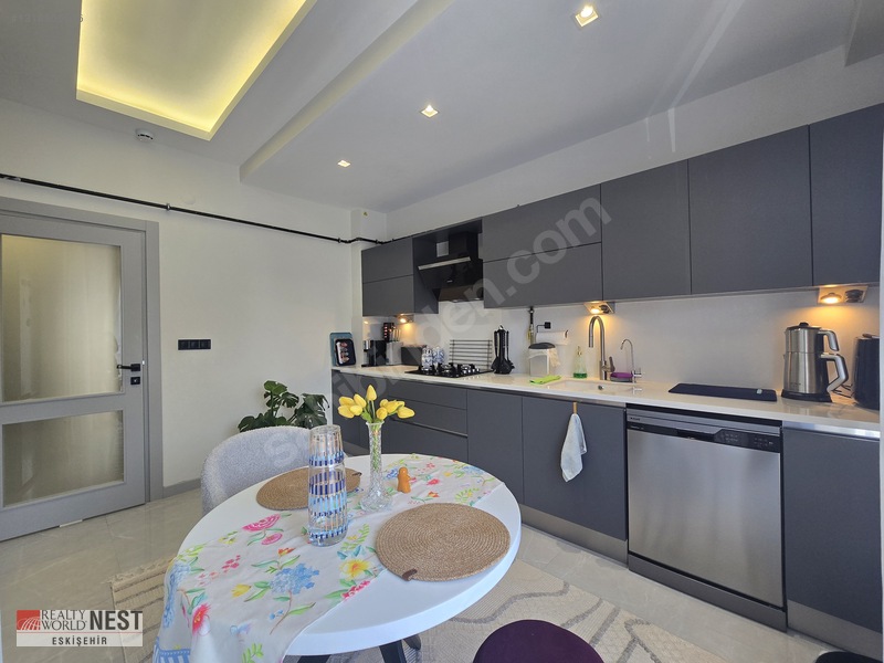 Rw Nest'ten Sümer Mh Kızılyerde Asansörlü Satılık 3+1 Lüks Daire — fotoğraf 14