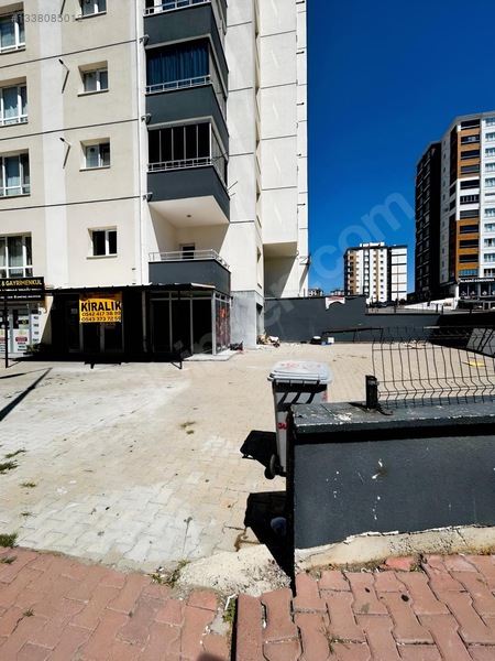Erkilet'te Köşe Başı Cadde Üstü Kiralık Dükkan — fotoğraf 2